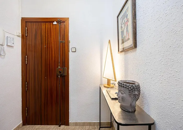 2 Bdr Apt In Cornella 5 Mins Form The Metro * Cornella de Llobregat
