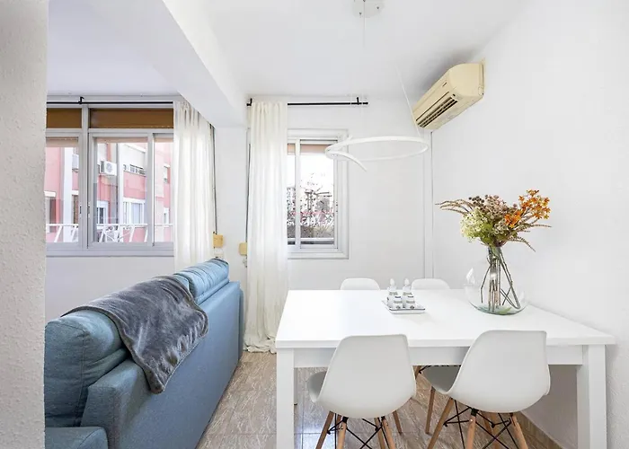 Apartment 2 Bdr Apt In Cornella 5 Mins Form The Metro Cornella de Llobregat