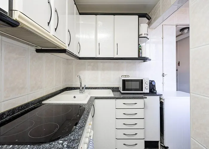 2 Bdr Apt In Cornella 5 Mins Form The Metro * Cornella de Llobregat