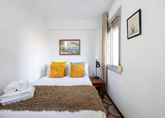2 Bdr Apt In Cornella 5 Mins Form The Metro