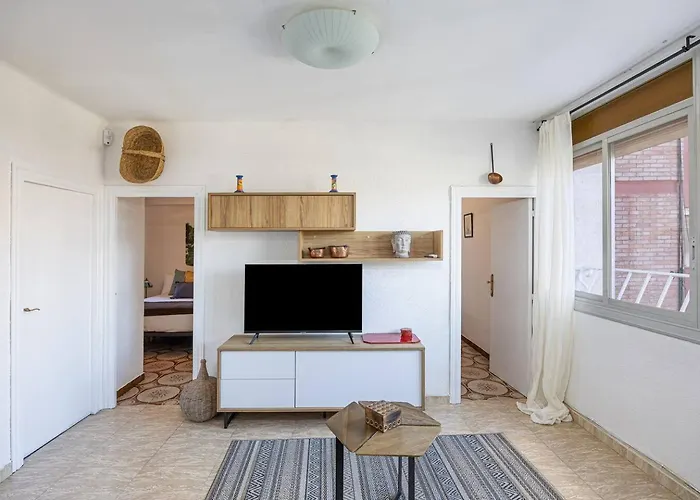 Apartment 2 Bdr Apt In Cornella 5 Mins Form The Metro Cornella de Llobregat