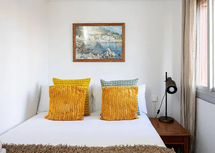 2 Bdr In Cornella 5 Mins Form The Metro *