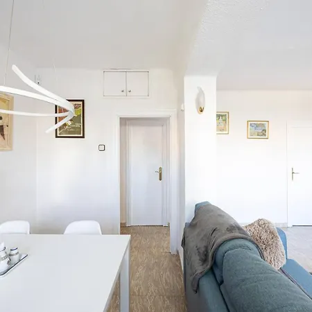Apartment 2 Bdr Apt In Cornella 5 Mins Form The Metro Cornella de Llobregat