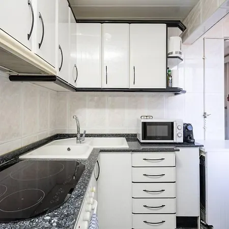 2 Bdr Apt In Cornella 5 Mins Form The Metro * Cornella de Llobregat
