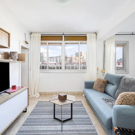 2 Bdr Apt In Cornella 5 Mins Form The Metro *