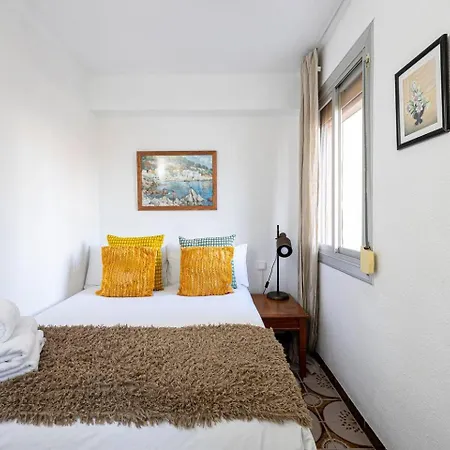 2 Bdr Apt In Cornella 5 Mins Form The Metro